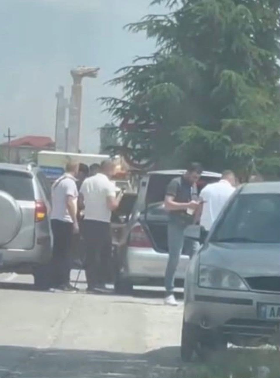 Qarkullonte i armatosur në makinë, 59-vjeçari me precedent k