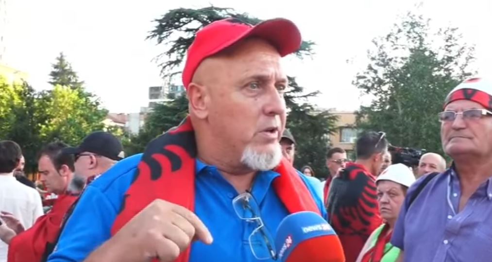 Shqiptari vjen nga Franca për protestën  thirrja e fortë  Demokratë e socialistë  bashkohuni për të rrëzuar Edi Ramën 
