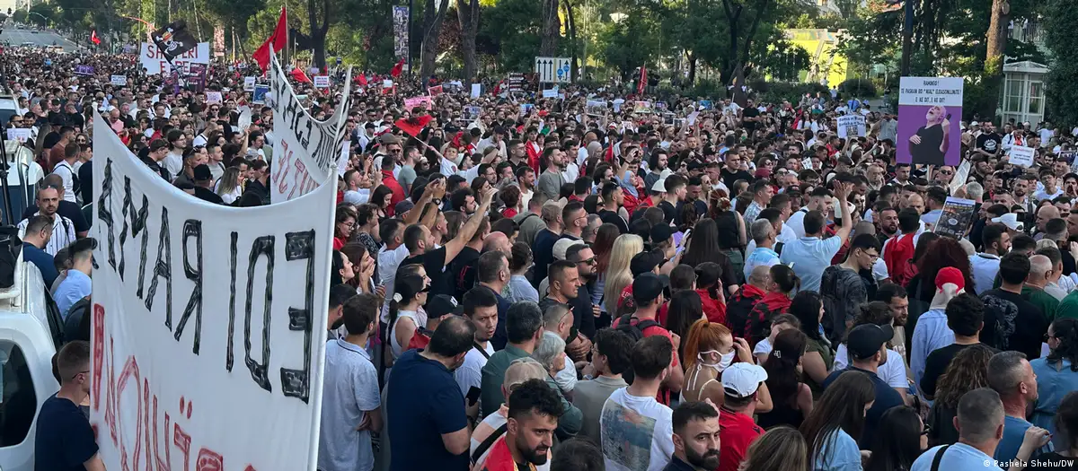 “Në Bullgari ekzekutivi u largua brenda 3 javësh”/