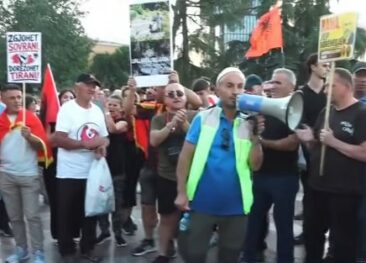 Arben Kola Protesta