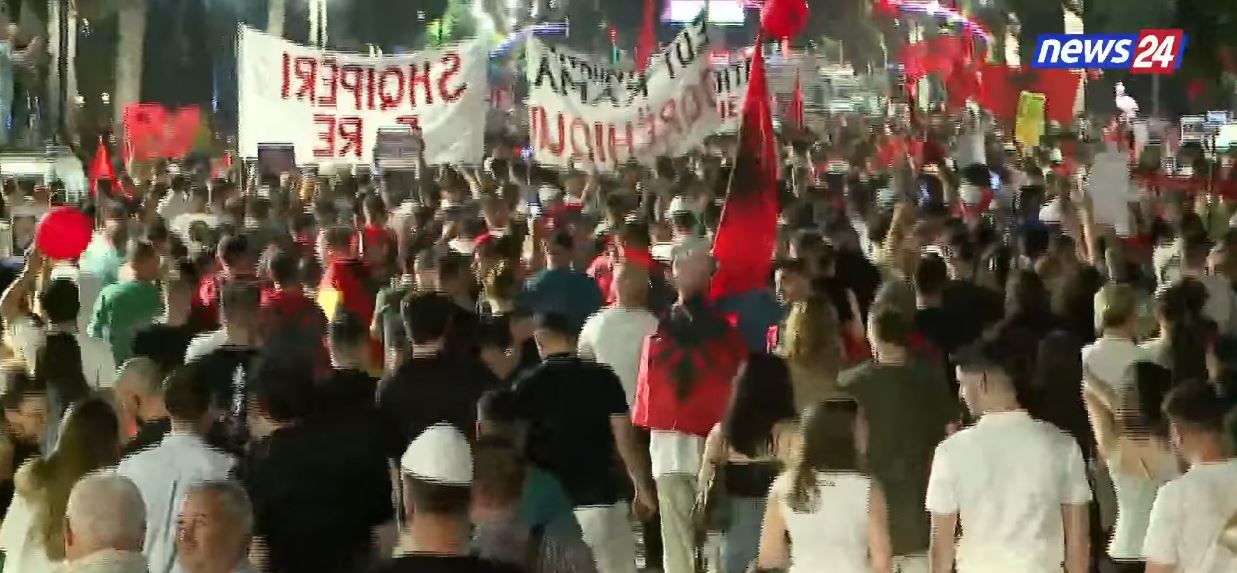 LIVE   Rama jepe dorëheqjen  Ju erdhi fundi   Mbyllet protesta e 20 të para Kryeministrisë  nis marshimi në rrugët   