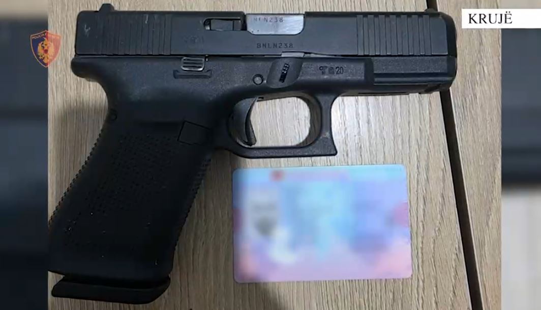 EMRI  Qarkullonte me armë  arrestohet në rrethrrotullimin e Rinasit 31 vjeçari
