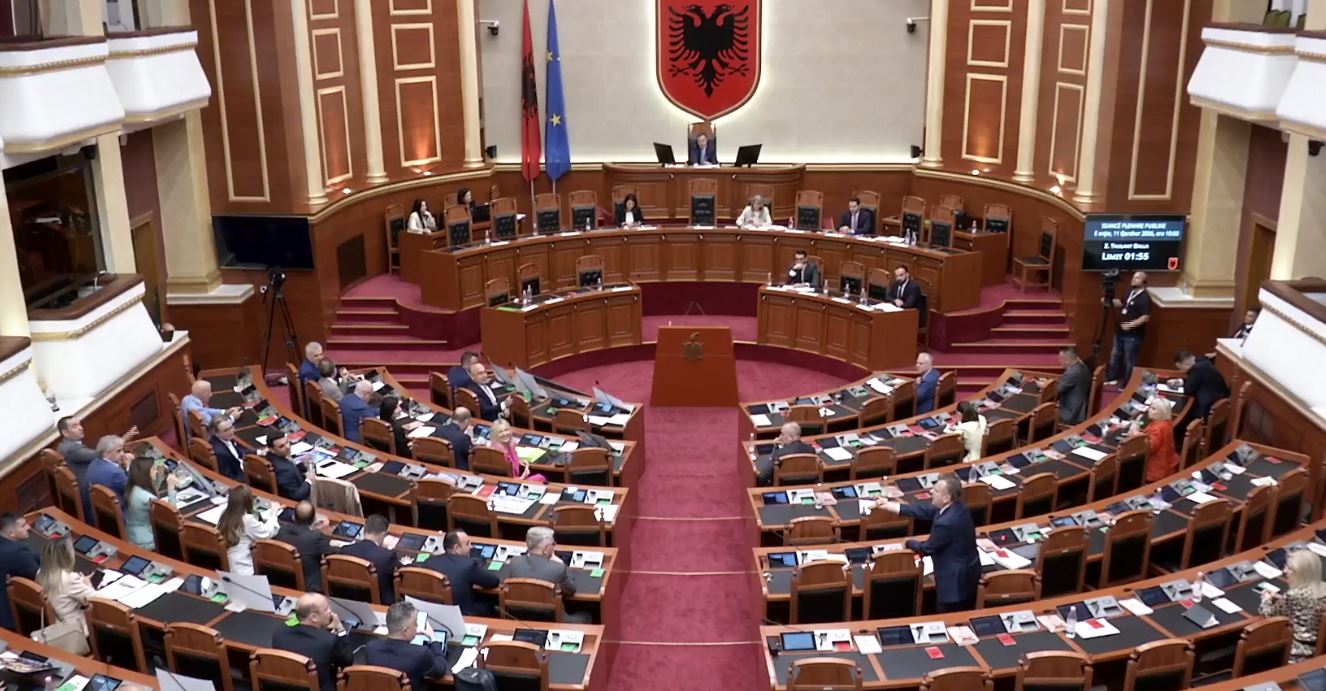 Replikat në Kuvend/ Balla i përgjigjet demokratëve: Ju kemi 