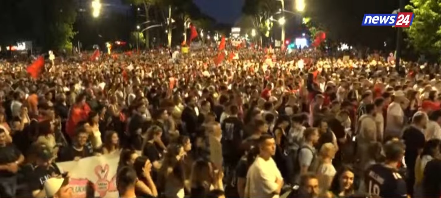  Disa sms na thonë se PD do të fusë mercenarë që të prishin protestën  Qeveria presion administratës   Shpend Gashi  Rinia shq   