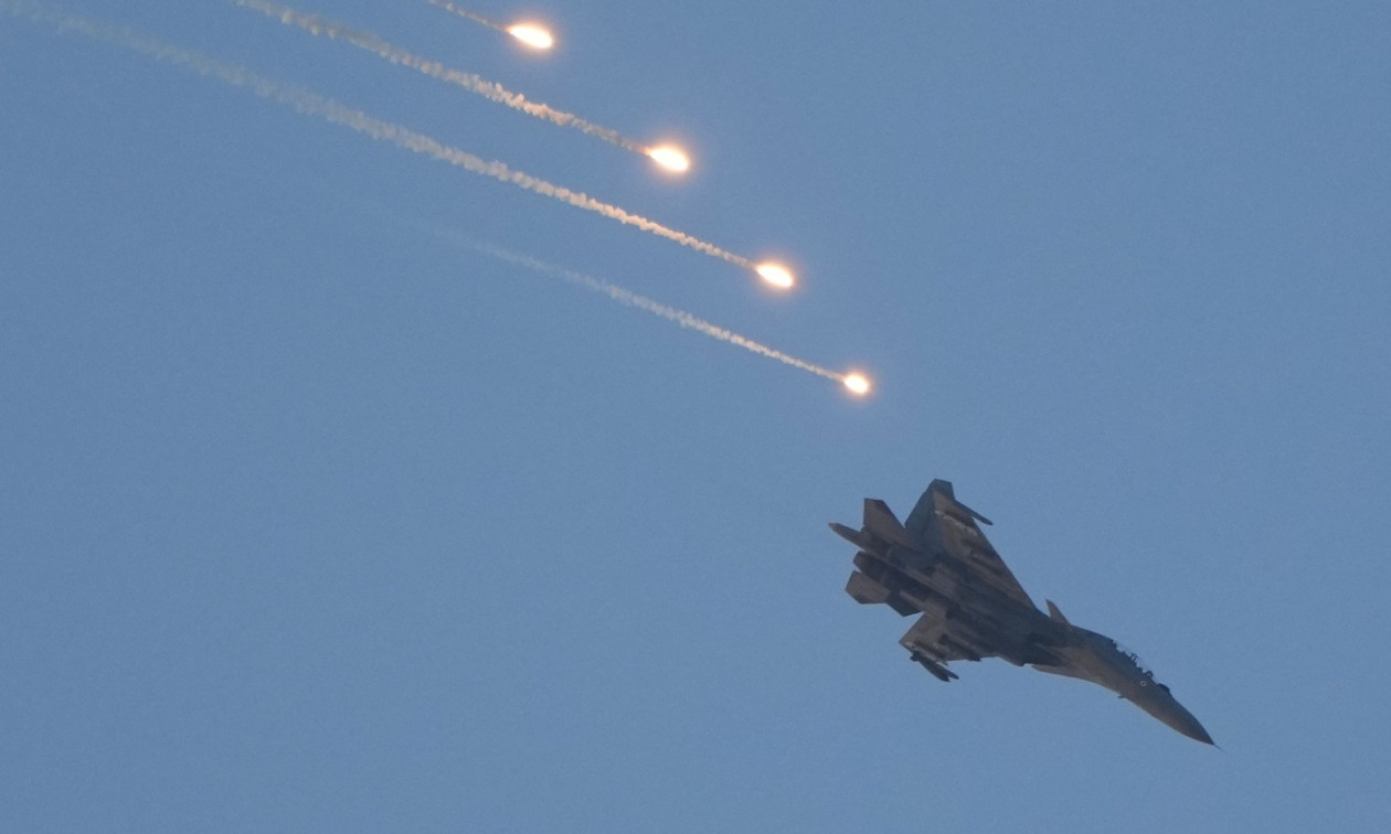 Rrëzohet një avion luftarak Su 24 në rajonin Khmelnytskyi në Ukrainën perëndimore  2 pilotë të vdekur