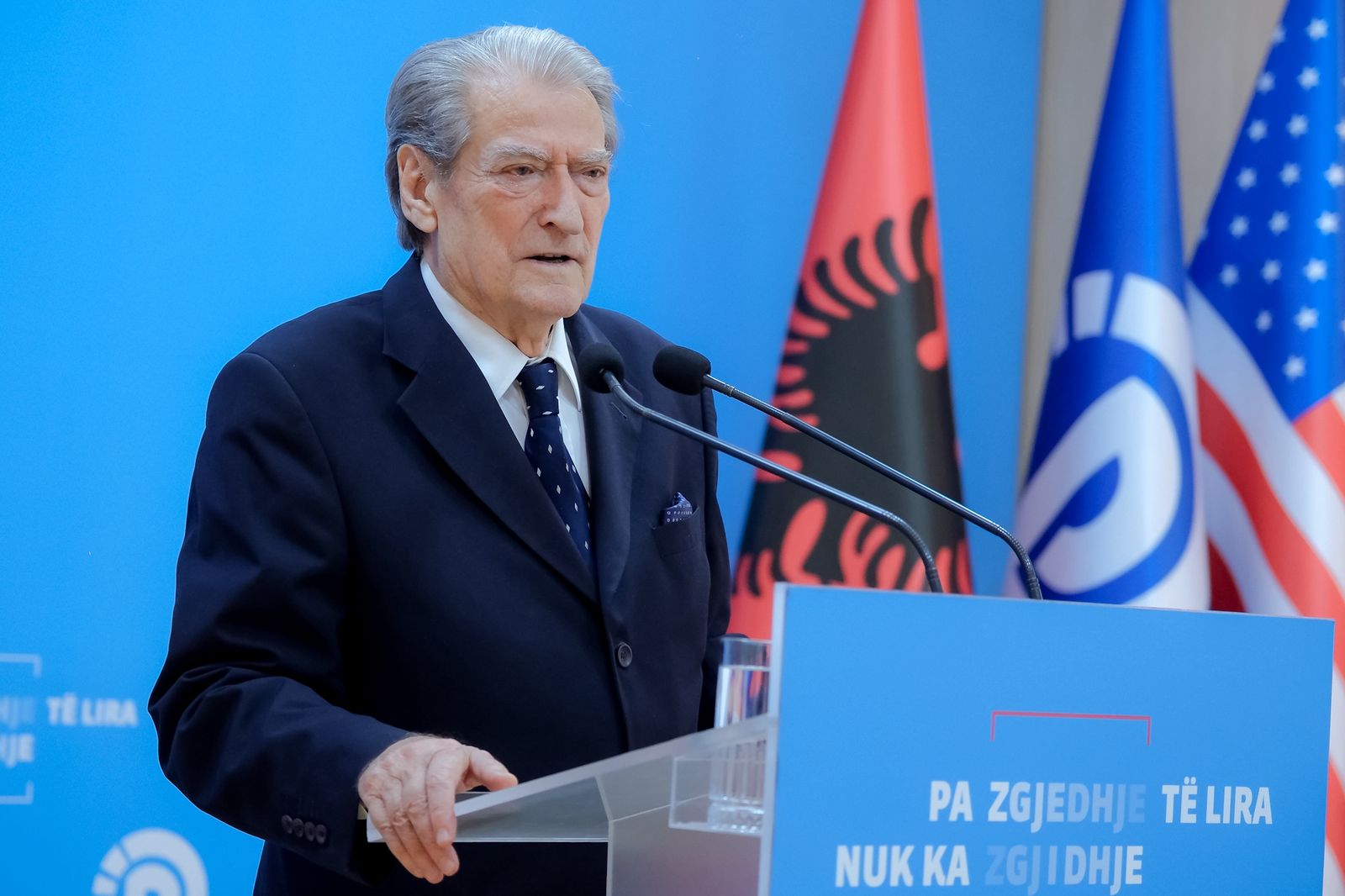 SPAK sekuestroi vilën e Ballukut në Dhërmi  Berisha  Çështje që s mbyllet  Rama bëri avokatinë për AKSHI n  Agasi  kocka  më e   