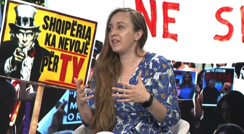  U shërbejmë njerëzve  jo interesave   Prej 31 ditësh qytetarët i kërkojnë dorëheqjen  eurodeputetja mesazh Ramës  Politikanet   