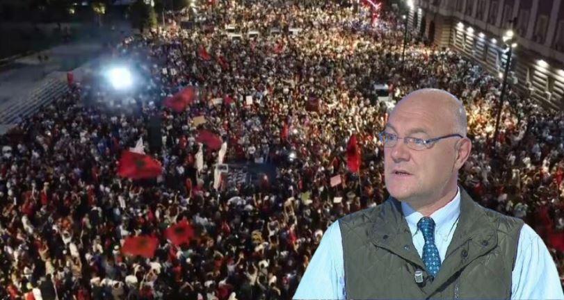  Fatin e vendit s mund ta ketë vetëm një person në dorë   25 ditë revoltë për dorëheqjen e Ramës  Auron Tare  Rinia është rebe   