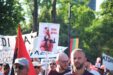 Auto Nje Meme Me Simbolin E Flamingove Ne Protesten Kunder Projektit Ne Zvernec. Foto Nensi Bogdani1782392551