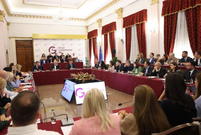 Valë protestash antiqeveritare  Rama mban të shtunën mbledhjen e zgjeruar të Grupit Parlamentar të PS së