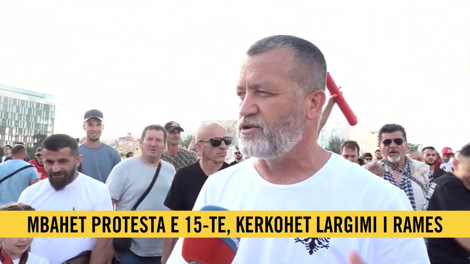  Dorëheqje pa kompromis e Ramës  Ish  luftëtari i UÇK në protestë  Patronazhistët nuk e meritojnë demokracinë  por ka ardhur k   