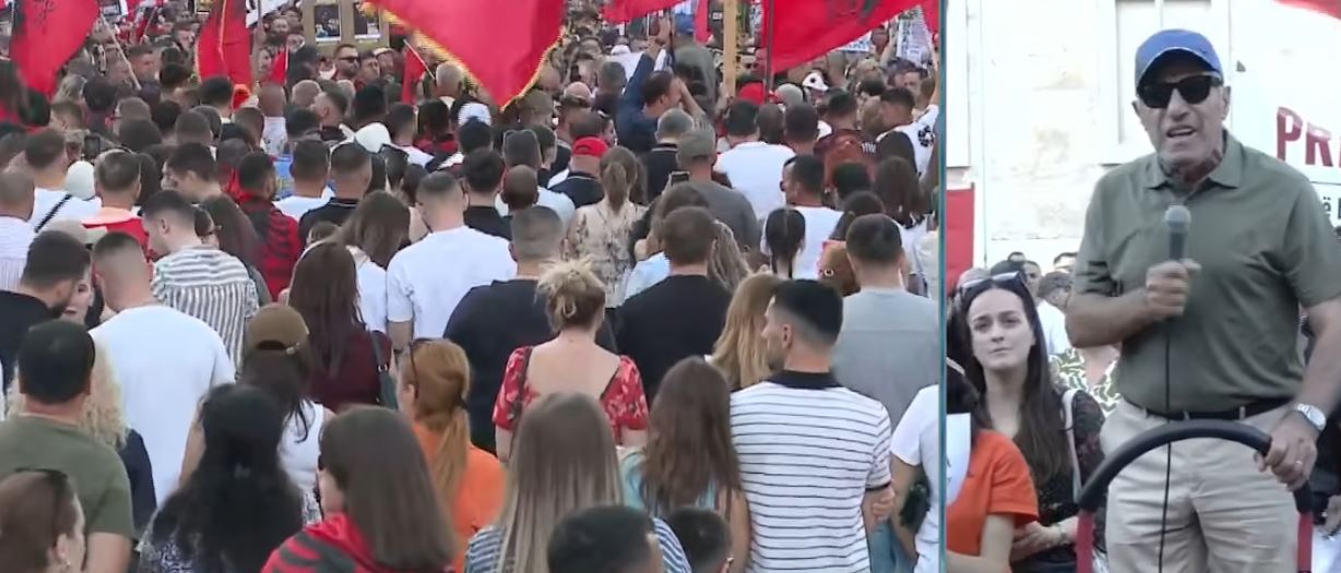 LIVE  Kam gjetur 30 fëmijë shqiptarë  të cilët flinin në rrugë në Itali   I moshuari  Pensionistët tanë mbledhin kanaçe  itali   