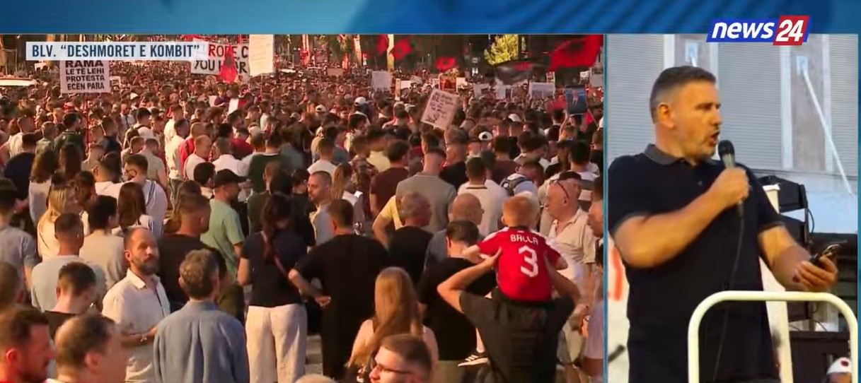  Shqipëria s ka vetëm servilë   juristi mesazh të rinjve në protestë  Ngjallët shpresën  Poshtë patronazhistët