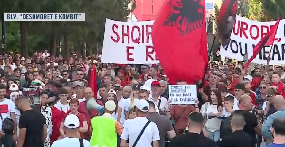 Revolucioni “Flamingo”në ditën e 17/ Ndryshojnë skenarët për organizimin e protestës. Kola: Qëllim, rrëzimi i qeverisë (VIDEO)