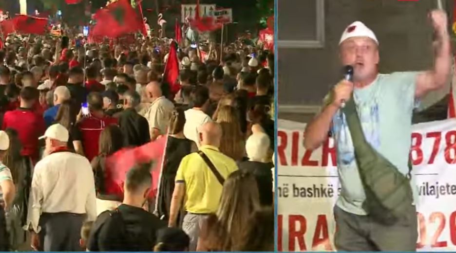  Këtu ka lindur një foshnjë që quhet Shqipëria e re   Krenar Ahmeti thirrje turmës  Mos e lëshoni frontin 