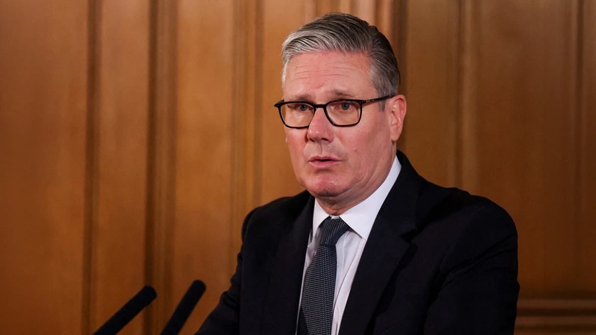 Vendoset në Britani/ Starmer njofton ndalimin e mediave sociale për grupmoshën nën 16 vjeç
