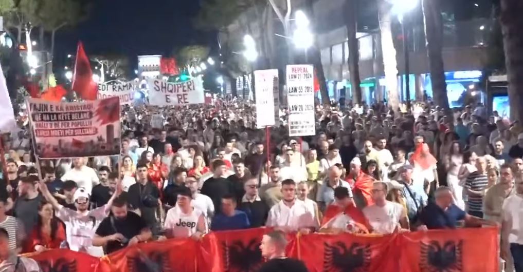 LIVE   SHBA aleati ynë më i madh   Thirrja e protestuesit  4 korriku protestë mbarëkombëtare  bashkohuni  Nesër në shesh 4 eur   