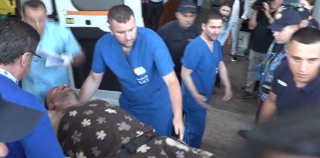 VIDEO  Vrau një efektiv dhe plagosi një tjetër  Mbërrin te Trauma nën mbikëqyrje të rreptë autori Violand Braçellari