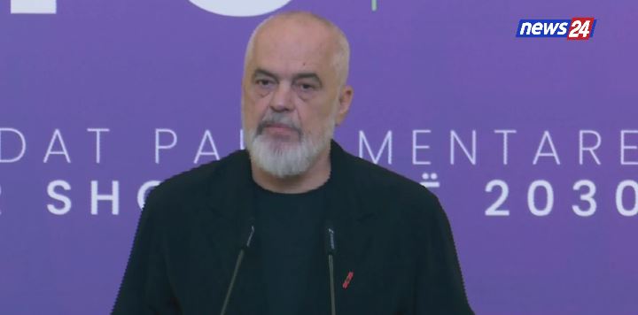 llapaqore-bllokrevolucionare-te-aeroportit-rama-sulmon-protestuesit-dhe-te-vetet-armata-shurdhuese-e-influencerave-dhe