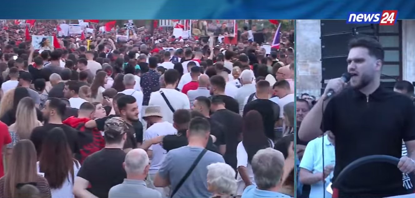  Jemi gati të fillojmë me planin B   i riu i përgjigjet Ramës nga revolta e qytetarëve  Fashisti i vetëm je ti  Në   