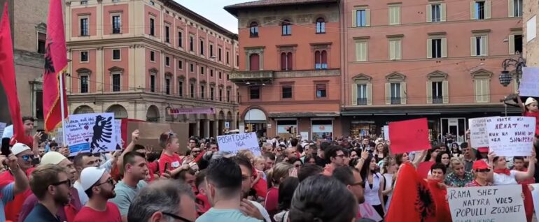 Protestaa