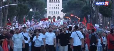 Protestaa Tirane