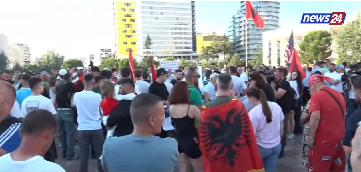 LIVE- Tubimi mbarëkombëtar/ Shqiptarët në protestë