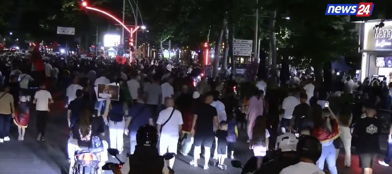 E veçantë/ “Të gjithë bashkë”, “Rama dorëhiqu”! Protestuesit