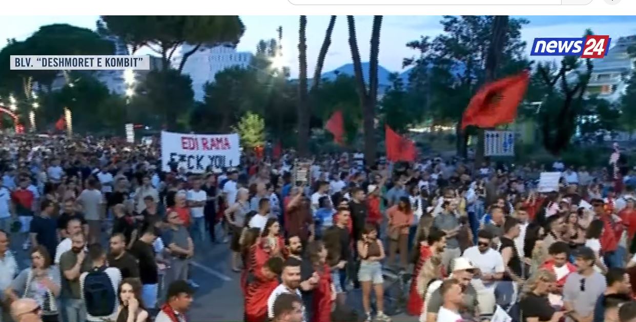 Protesta e 26 kundër qeverisë  Protestuesi  Kam ardhur nga Londra  t i japim shkelmin e fundit Ramës  Diaspora së shpejti do j   