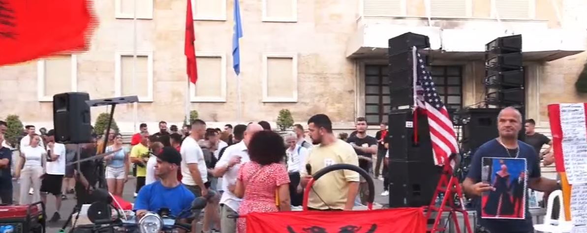 LIVE  Protesta e 29 të kundër kryeministrit   Shqipëri e Re   protestuesit njëzëri  Edi Rama dil në bulevard  Atdheu është i y   