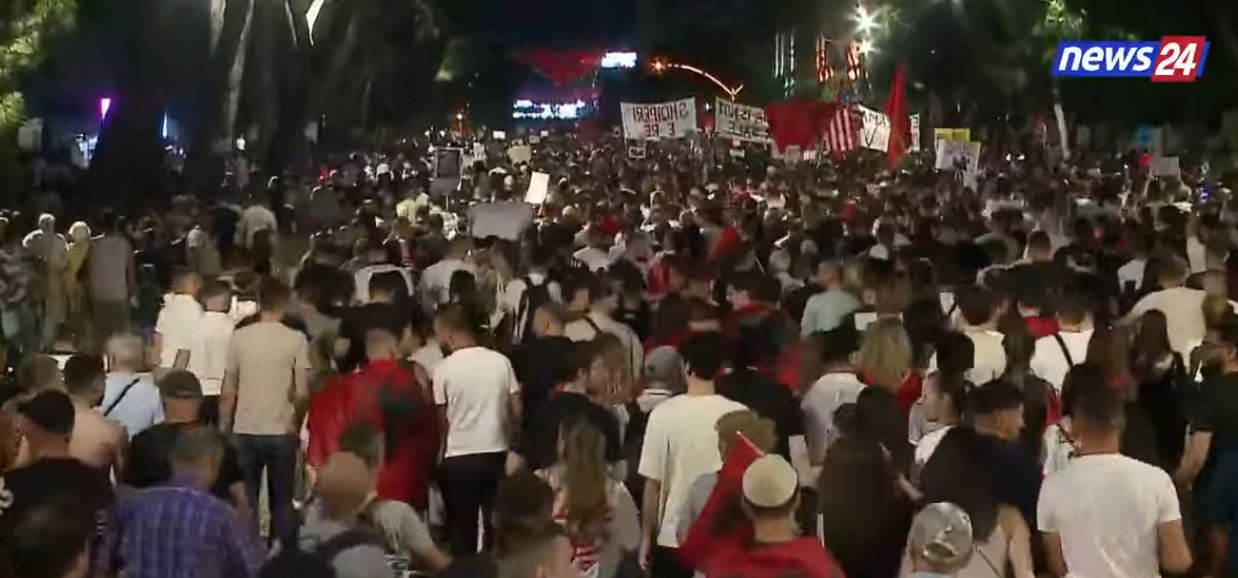 LIVE  Marshim historik  pjesëmarrje rekord si asnjëherë më parë  Tiranë në këmbë  në protestën e 12 të kundër Ramës  Dorëhiqu 