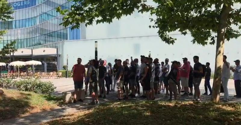  Rama jep dorëheqjen   Protestë para Kuvendit në nisje të seancës plenare  Rama jep dorëheqjen  opozitës e shitur  VIDEO 