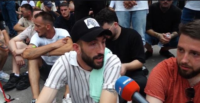 video-thirrja-e-forte-mes-lotesh-e-protestuesit-jemi-te-vendosur-deri-ne-piken-e-fundit-jeten-e-jap