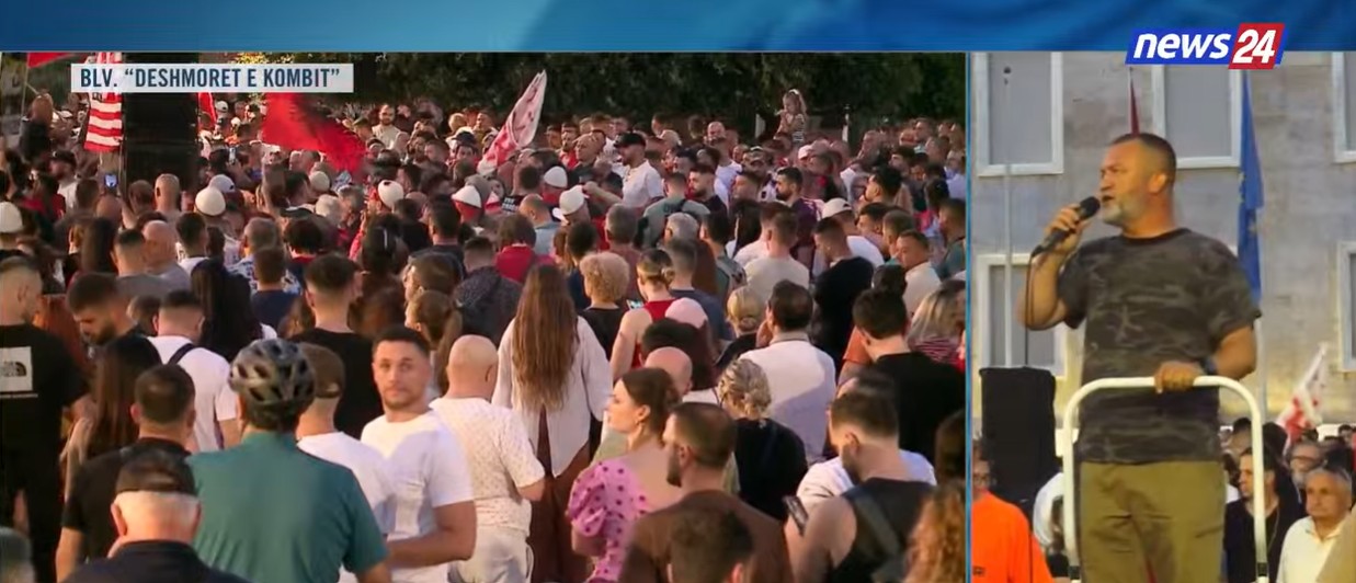  Mos ngelni peng të Ramizmit dhe Berishizmit  boll është boll    protestuesi  Dilni në shesh e protestoni ndaj mafies së pusht   