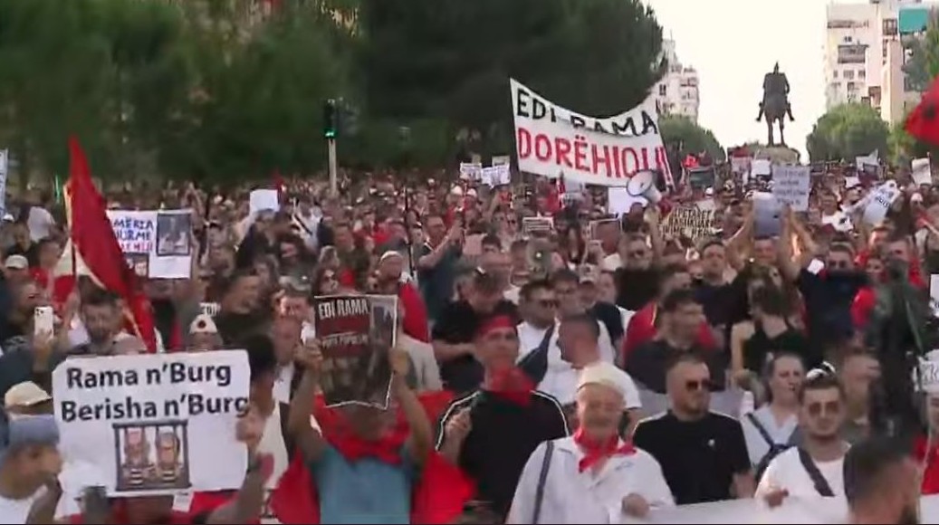 “Diaspora të na bashkohet, të shporrim antishqipta