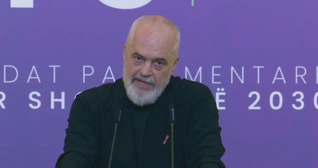 Edhe të vetët i kërkuan të largohet pasi nisën protestat masive  Rama sulmon dhe socialistët  Shpirtra të humbur  duan n   