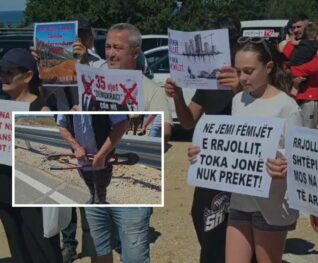 Rrjoll Protesta