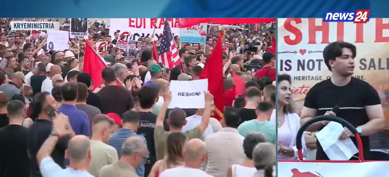LIVE  Sheshi plot  studenti ia numëron arsyet Ramës  pse duhet të largohet  E ke kthyer Shqipërinë në  republikë bananes   