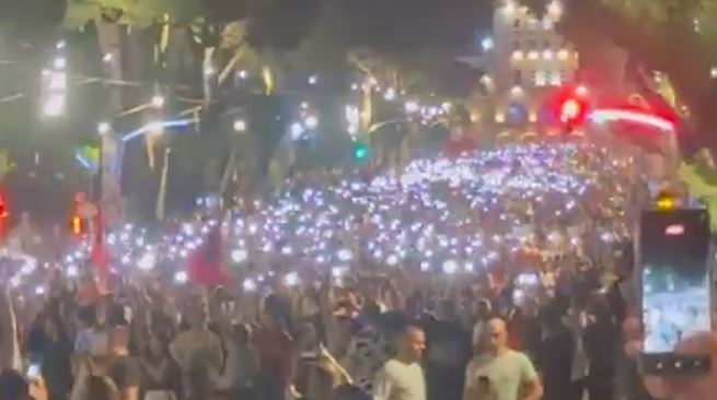 VIDEO/ Dje rekord pjesëmarrjeje, mijëra qytetarë thirrje par
