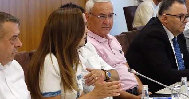 Tabaku kritika qeverisë  Reformat dhe ligjet po mbeten vetëm në letër  korrupsioni dhe mungesa e konkurrencës po frenojnë ekon   