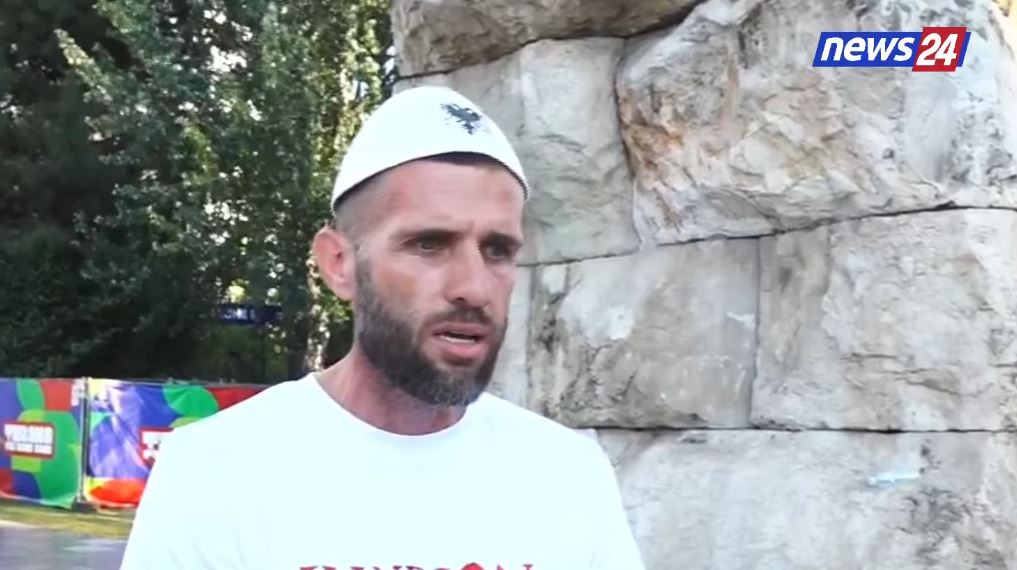  Me Vlorën duhet t i bëjë mirë hesapet   i riu i bashkohet protestës në Tiranë  Duhet t i japim një mesazh Edi Ramës  Ve   