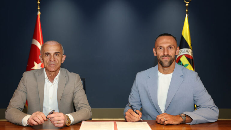 Vedat Muriqi Kapak Foto