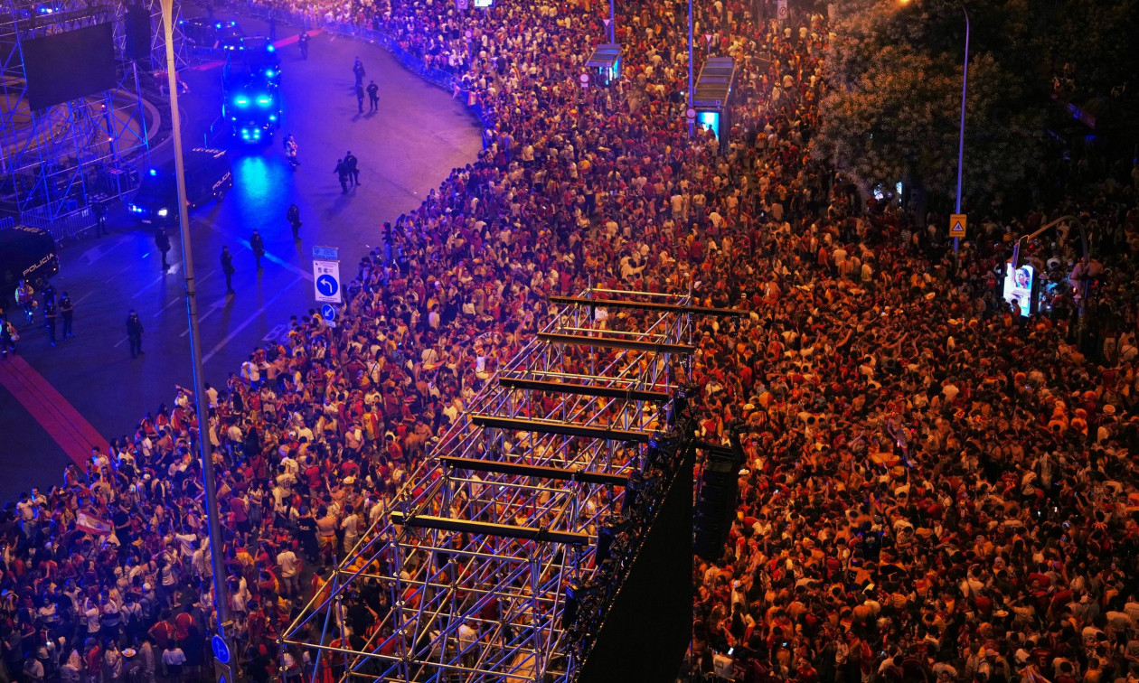 Tragjedi gjatë festimeve të Kupës së Botës në Spanjë, humb jetën një 13-vjeçar pas shembjes së një shatërvani