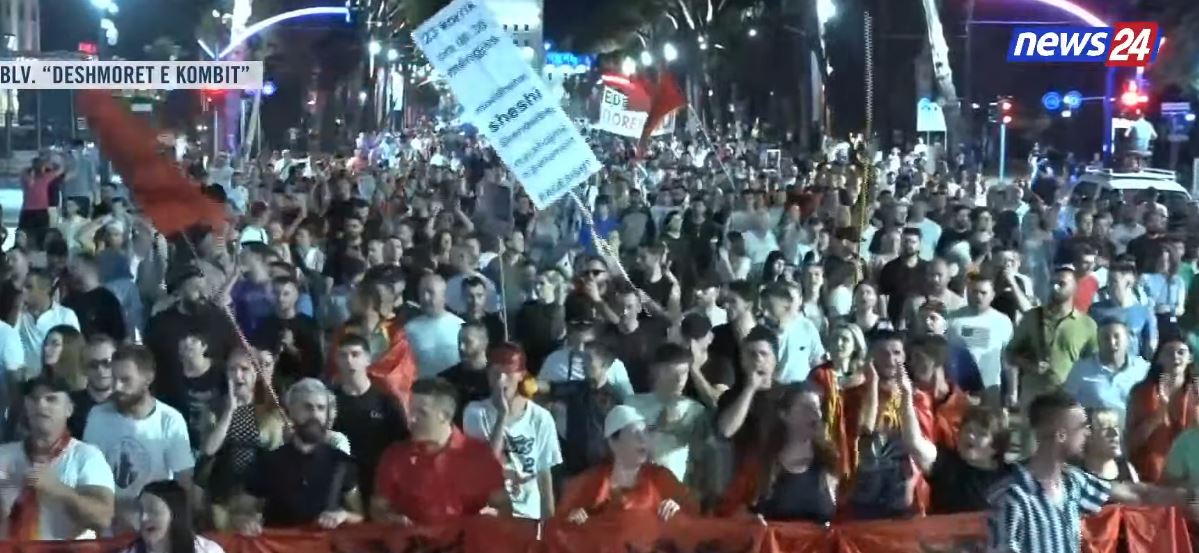  Arrestoni Ramën dhe Ballukun    Mbyllet dita e 47 të e revoltës  protestuesit rikthehen te Kryeministria pa   