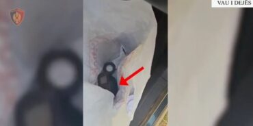 5675676577