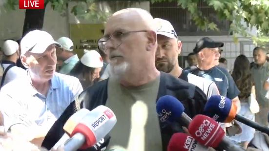 seanca-per-protestuesit-e-arrestuar-arrestimet-ishin-te-paligjshme-avokati-prokuroria-kerkoi-burg-per-dy-prej-tyre-dety