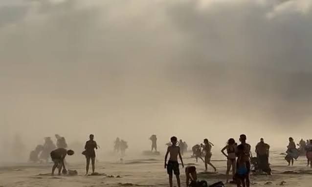Reja gjigante mbuloi plazhin në Francë  pas spektaklit mbresëlënës fshihet fenomeni meteorologjik i njohur   GalerneR   