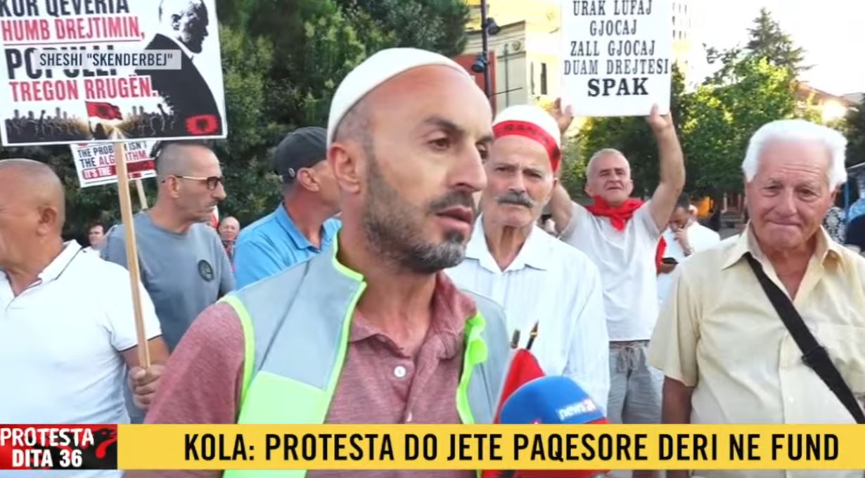  Dhuna në komisariatin nr 3  e financuar nga qeveria ose grupe mafioze pranë saj   Arben Kola  Ne vijojmë protestën paqësore d   