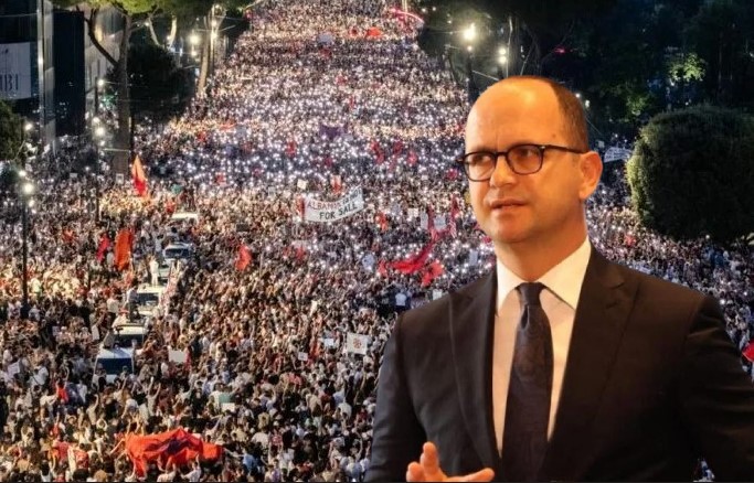 Ditmir Bushati Protesta