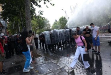 Protesta Te Parlamenti1